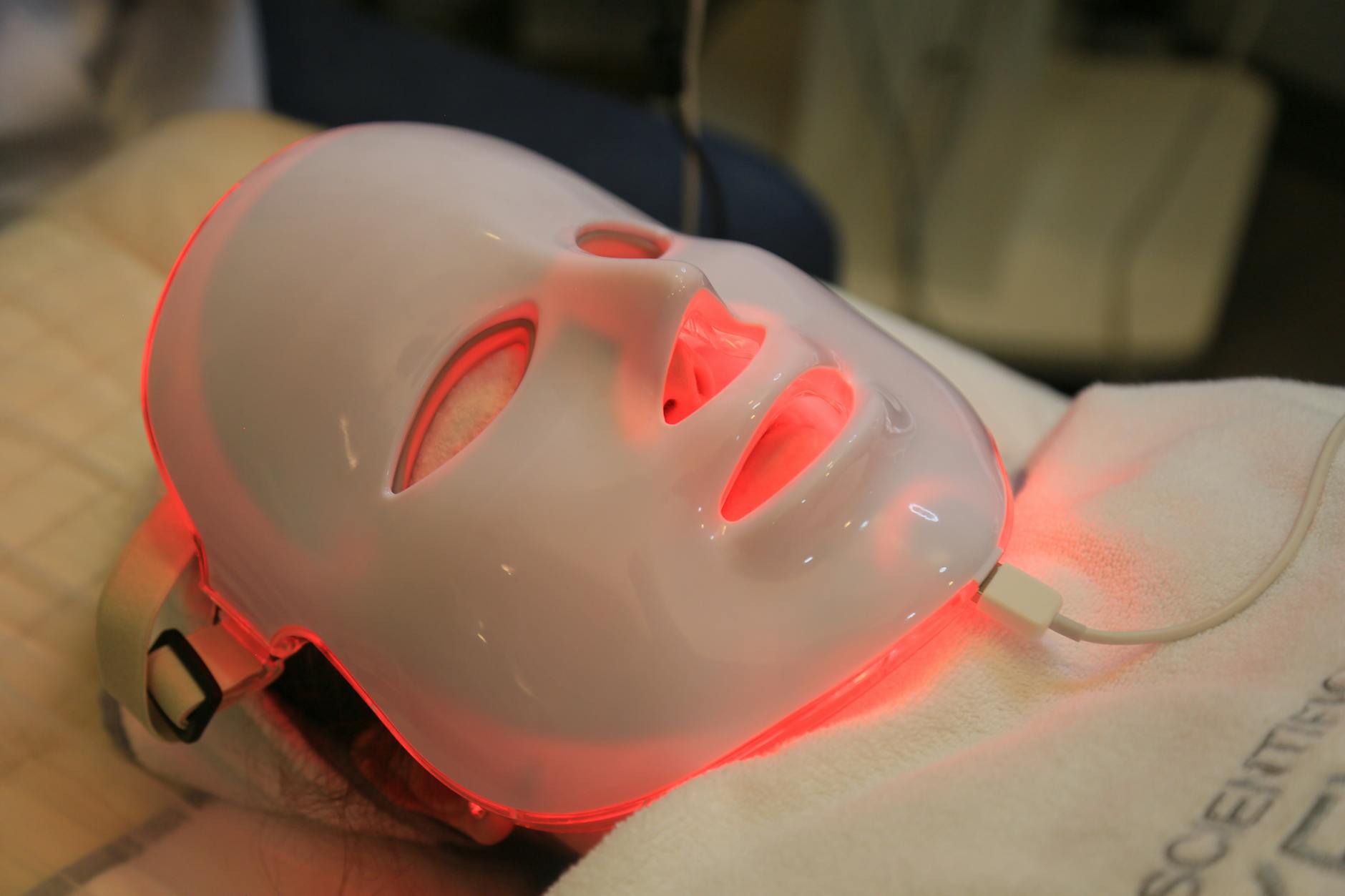 red light therapy LED mask skincare
