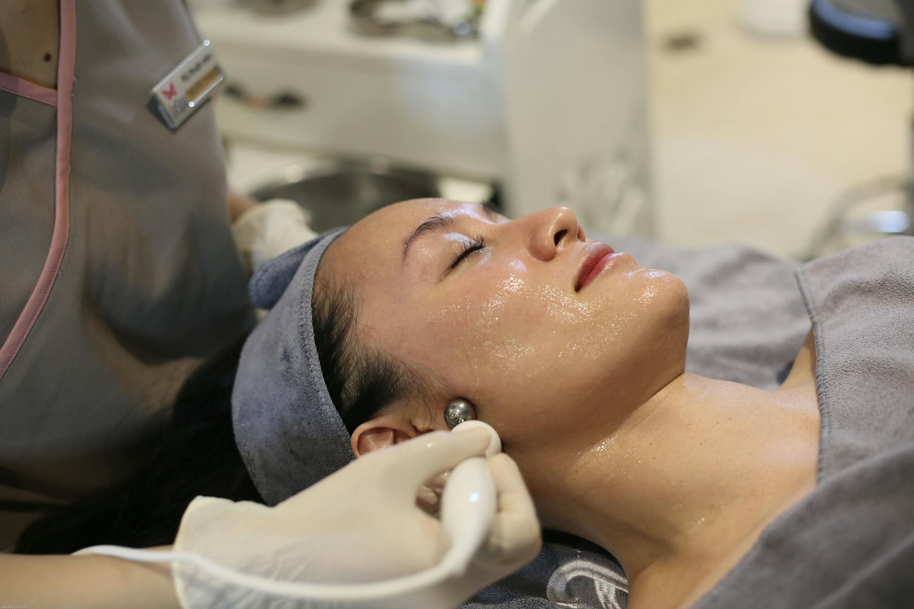 oxygen facial glowing skin beauty treatment