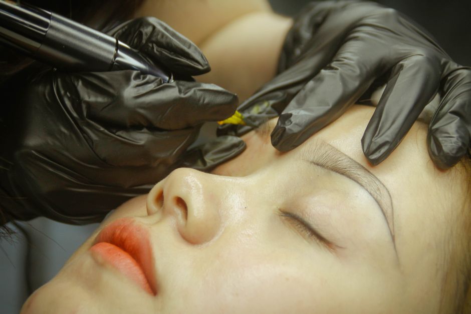 microneedling pen facial