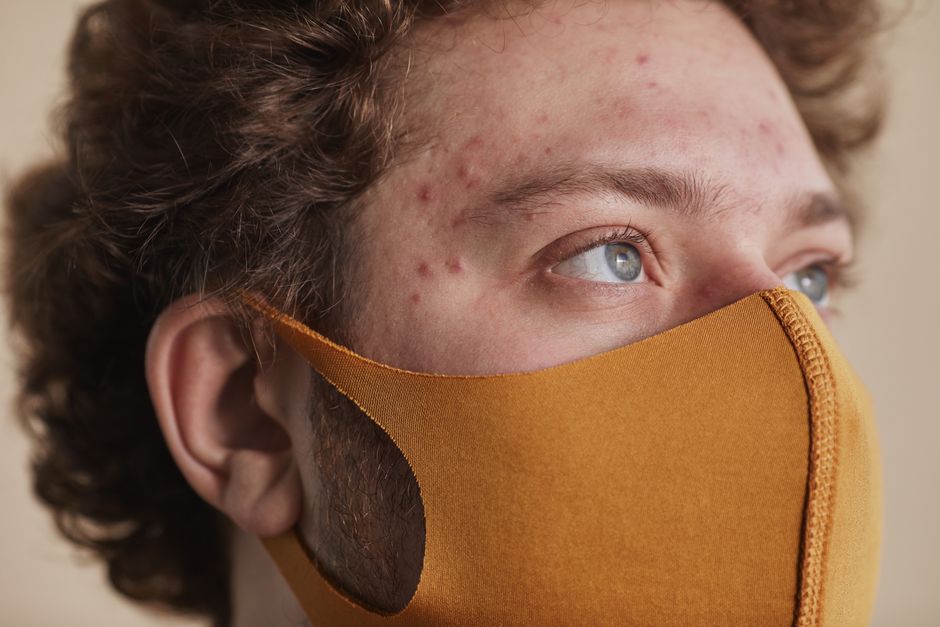Omnilux CLEAR blue light acne mask