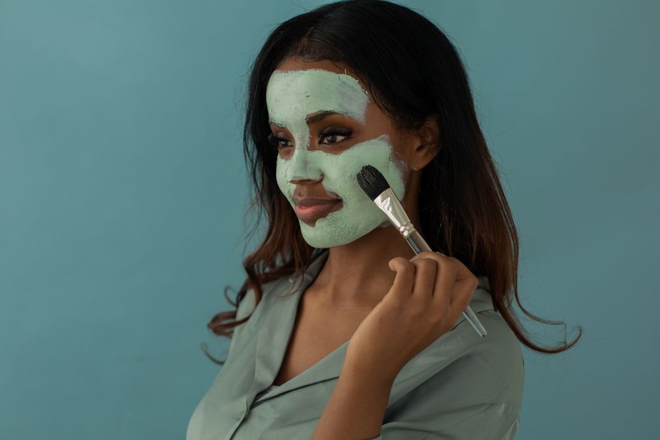 silicone mask brush with stand